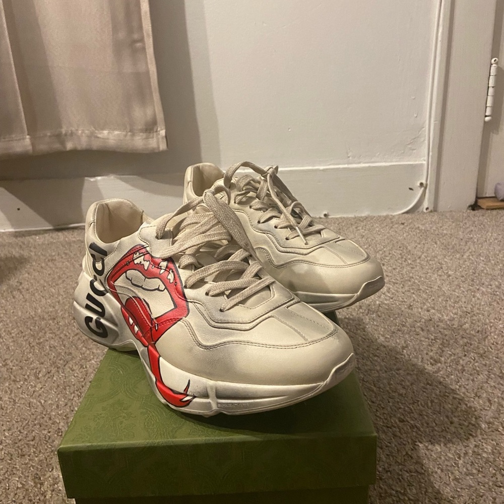 Men’s Gucci sneakers
